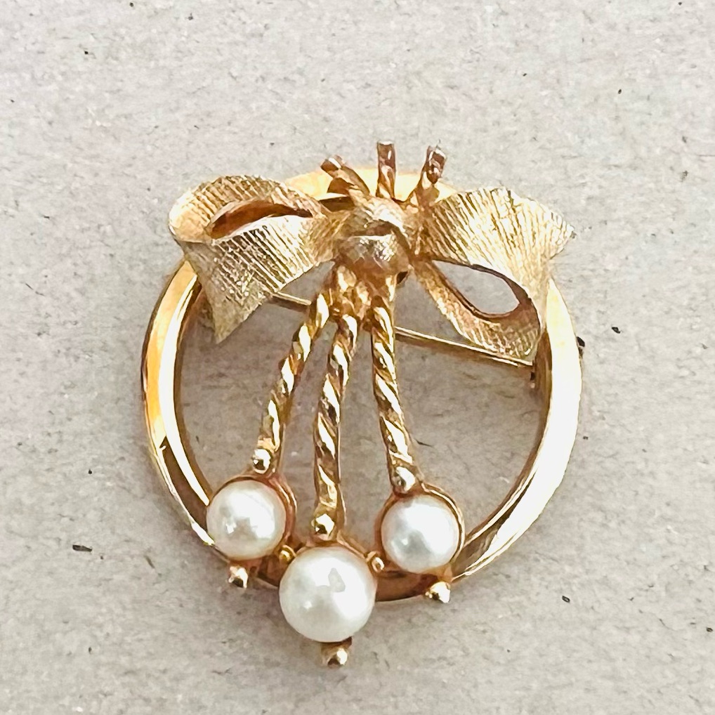 Vintage Brushed Gold Roma Faux Pearl Pin Brooch